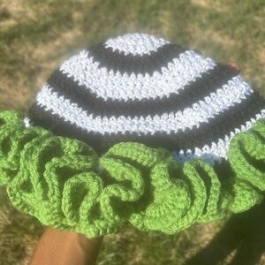 Crochet BeetleJuice Inspired Hat 💚